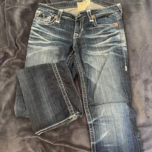 Buckle jeans